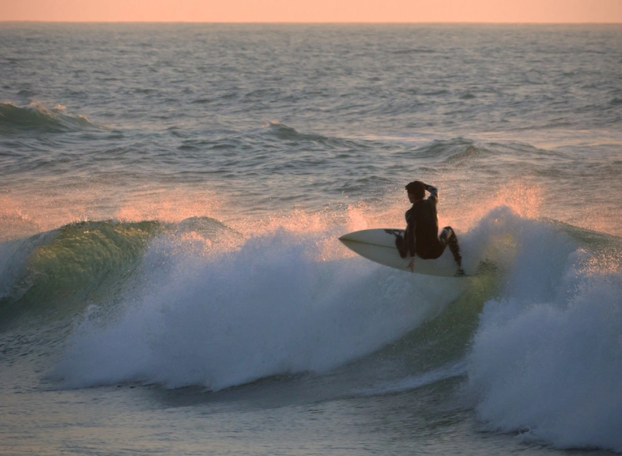 Session surf Les Sables d'Or — Léa Carton Photographe